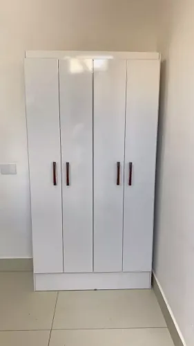 Guarda Roupa Solteiro 4 Portas 8 Prateleiras
