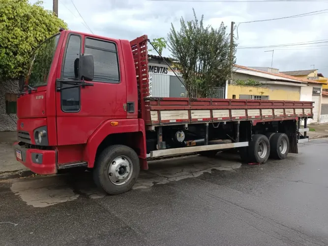 Caminhão e carreta p/ Frete e transporte 
