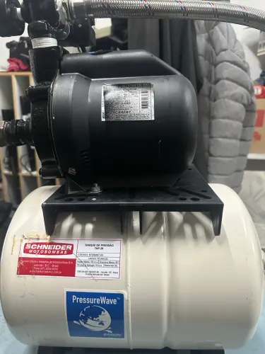 bomba pressurizadora Schneider