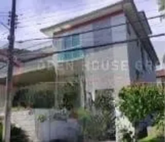 Casa no condomínio Grotão com quatro quartos!