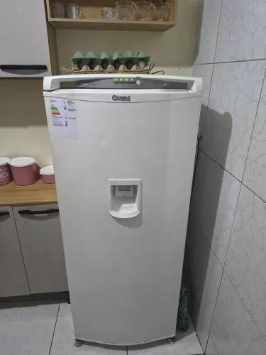 Vende se está geladeira 