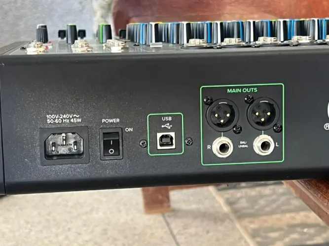 Mesa de som Mackie PROFX22v3 