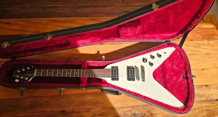 Gibson Flying V Alpine White 1984 - Raríssima 