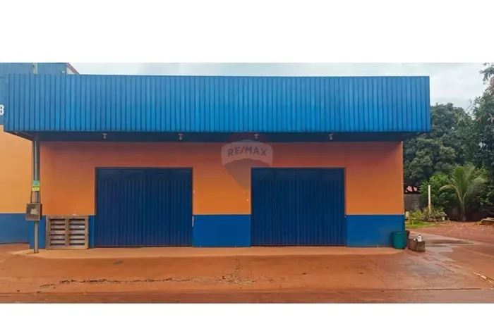 Localização estratégica para o seu negócio! Ponto comercial na frente + Residência nos fun