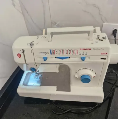 Singer facilita 127v