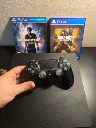 Playstation 4 1TB + 2 JOGOS