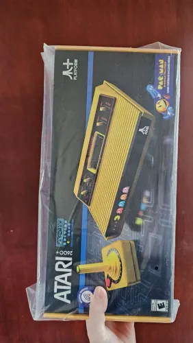 Atari 2600 Plus Lacrado Pac Man Edition HDMI Controle Sem Fio
