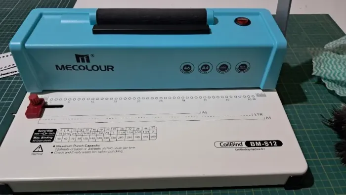 Encadernadora A4 Marca Mecolour elétrica para espirais