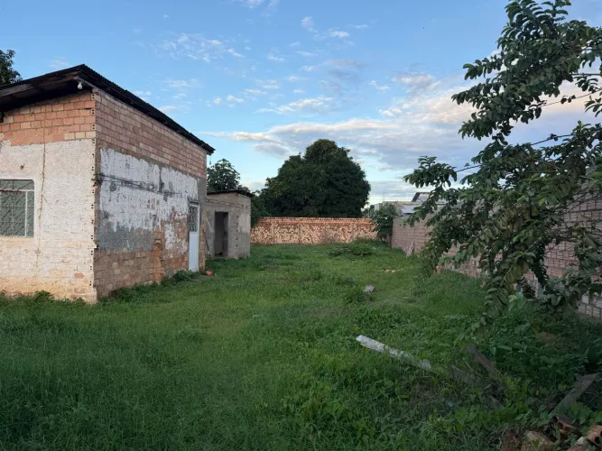 Alugo casa Cinturao  600,00 simples