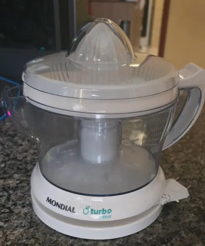 Espremedor de laranja e cítricos 