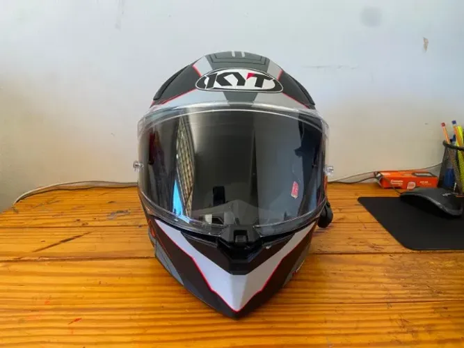 Capacete KYT R2R