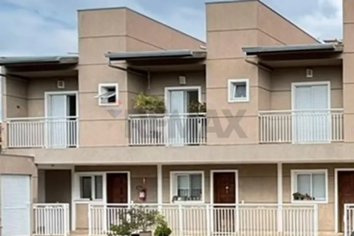 Rara oportunidade em condomínio exclusivo (apenas 7 casas). Aceita permuta.