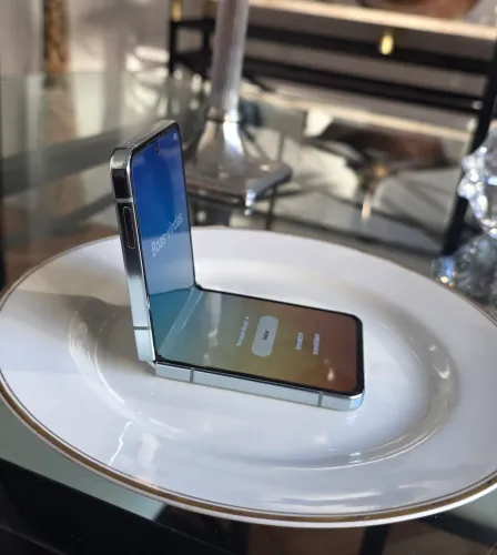 Celular Z Flip 5 novíssimo 512Gb