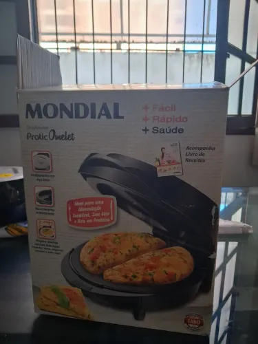 Omeleteira Mondial com livro de receita incluso