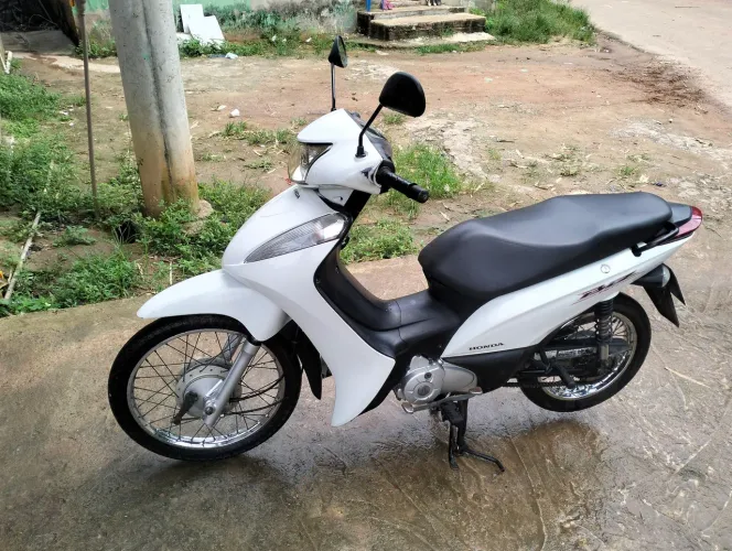 Vendo Honda Biz 110, apenas venda !