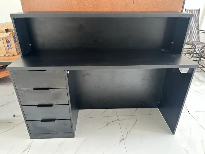 Balcão de MDF preto 