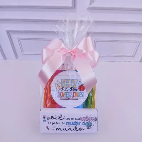 Presente Cartão Gigante Dia dos professores com Caixa de Bis - Mudar o Mundo Feminino