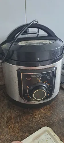 Panela de pressão elétrica