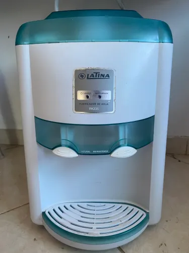 Filtro de água latina