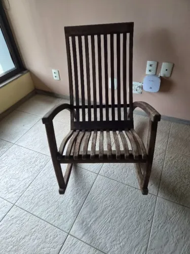 Cadeira de Balanço em Madeira Maciça (Rústico/Colonial)