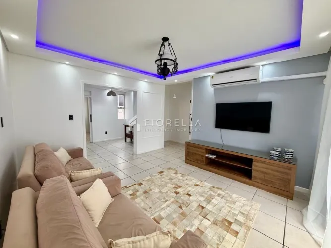Apartamento com 03 dormitórios sendo 01 suíte no bairro Kobrasol - São José/SC