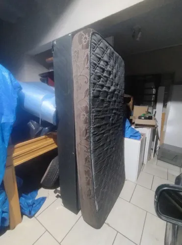 Cama de solteiro base e colchão separado