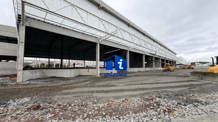 Galpão industrial com 6400 m² na Cidade Industrial Satélite de São Paulo - Guarulhos/SP