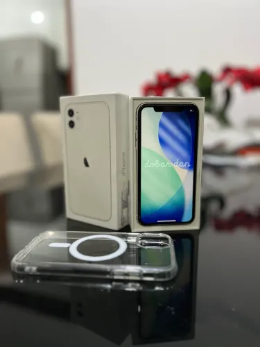 ? iPhone 11 Branco 128GB com saude da bateria em 71% 