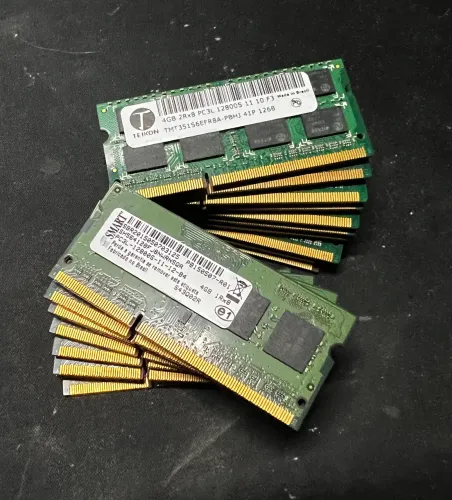 Lote Memória DDR3 | Notebook | 4Gb | PC3L-12800s | 20 Unidades | Teikon e Smart 