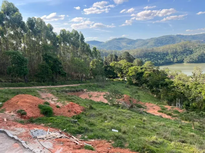 Terreno particular pronto para construir / Parcele em até 70x