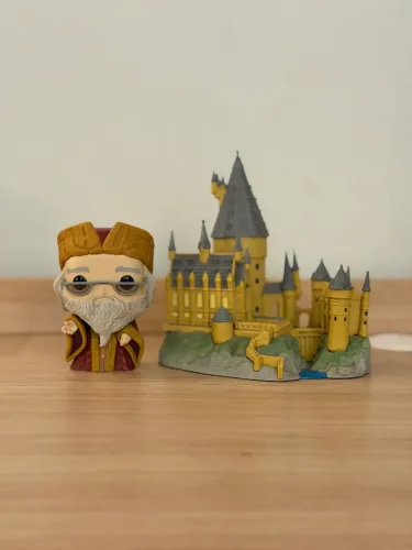 Funko Pop Harry Potter And The Sorcerer's Stone 20th Anniversary Dumbledore With Hogwarts