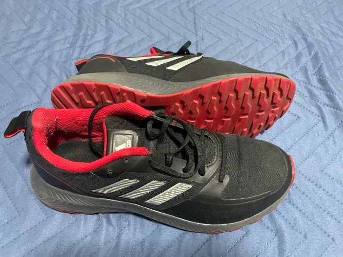 tênis corrida adidas