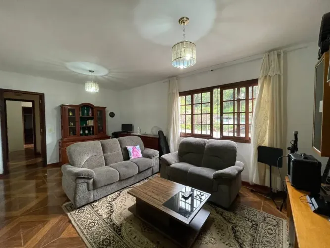 Casa à venda 3 Quartos, 1 Suite, 4 Vagas, 110M², Vila Militar, Petrópolis - RJ
