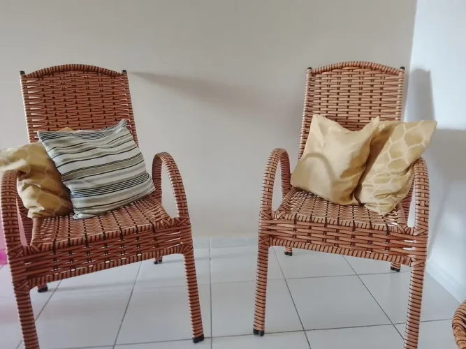 2 cadeiras de terraço por 200 reais