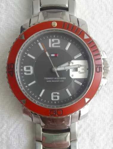 Relógio Tommy Hilfiger TH.70.1 Pulseira De Aço Original Elegância Modernidade No Seu Pulso