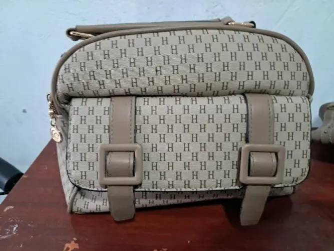 bolsa feminina semi nova 