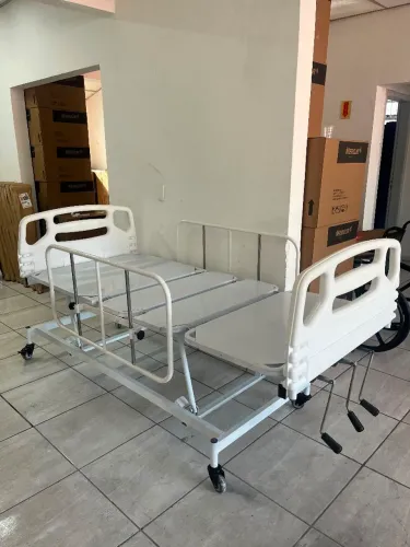 Cama 3 manivelas - Semi Nova - Revisada | R$2.200,00
