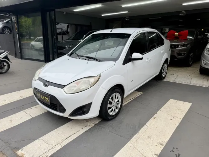 Ford Fiesta Sedan SE 1.6 8V Flex 4P 2014