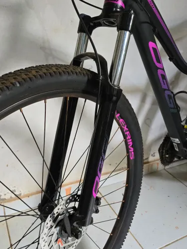 Bicicleta OGGI FLOAT 5.0 - EM PERFEITO ESTADO