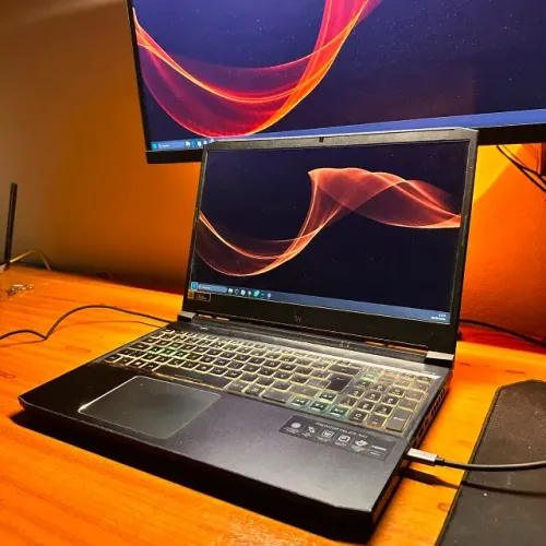 Predator Helios 300 RTX 3070 | i7 | 40GB RAM | 144Hz