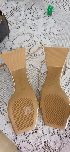 Sandalia 38 dourada mizuno