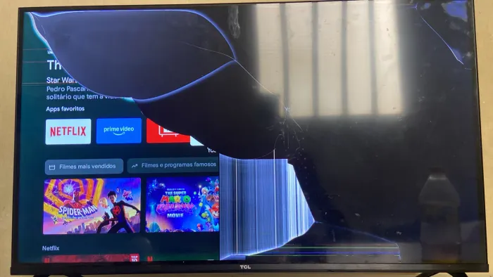Vendo uma TV de 32 polegadas pra conserto ou retirada de peça