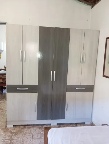 Guarda roupa 8 portas 2 gavetas
