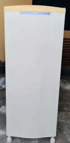 Geladeira. Consul. Degelo seco. 260L. 110v
