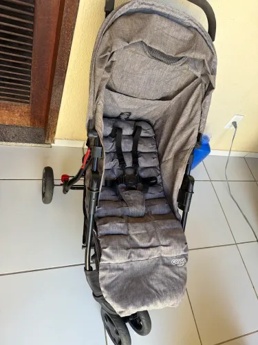 Carro de passeio Cosco kids ?