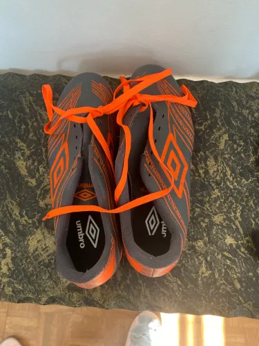 Chuteira da Umbro