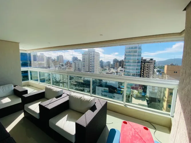 Apartamento à venda 3 quadras da Praia da Enseada, Guarujá!