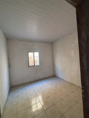 ALUGA-SE UMA CASA NO EDUARDO GOMES