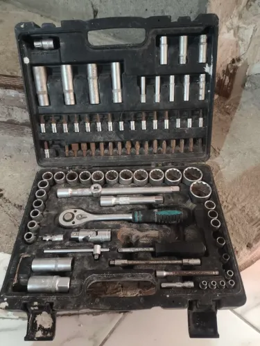 Maleta de ferramentas auto muito boa todas as peça