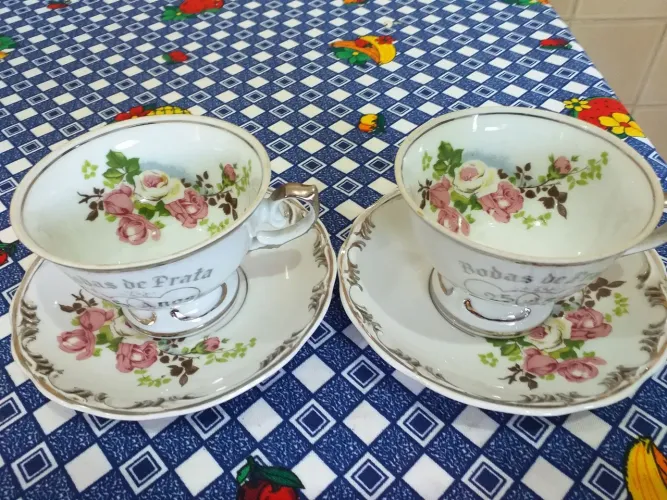 Xícaras para bodas de prata